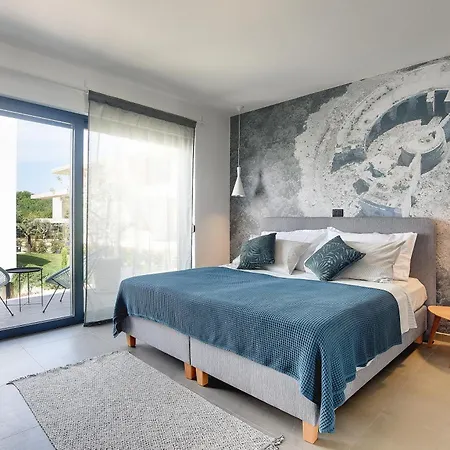 فيلة Monte Grosso بولا